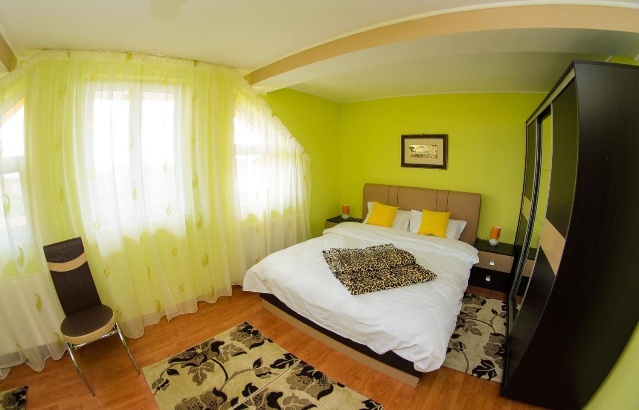 Hotel Casa Liana à Oradea Extérieur photo