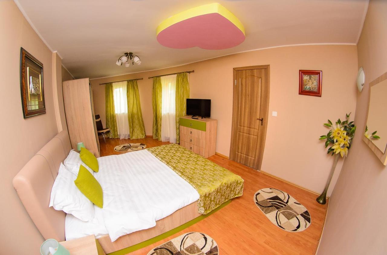 Hotel Casa Liana à Oradea Extérieur photo